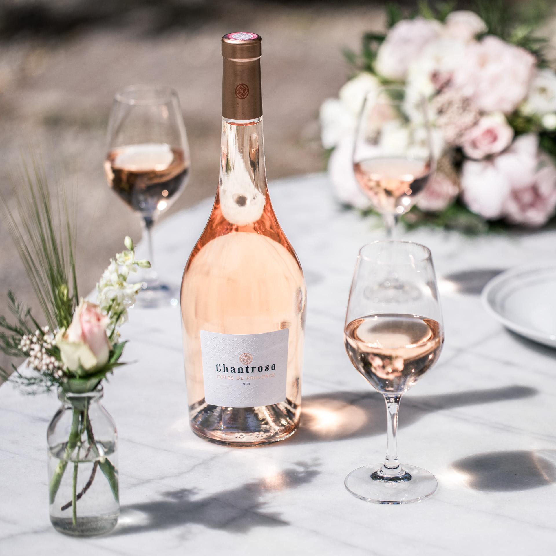 Chantrose_Cotes_de_Provence_Rose_7_1641232367_retina Rosé de Provence— “Vara într-o sticlă” - imagine 1